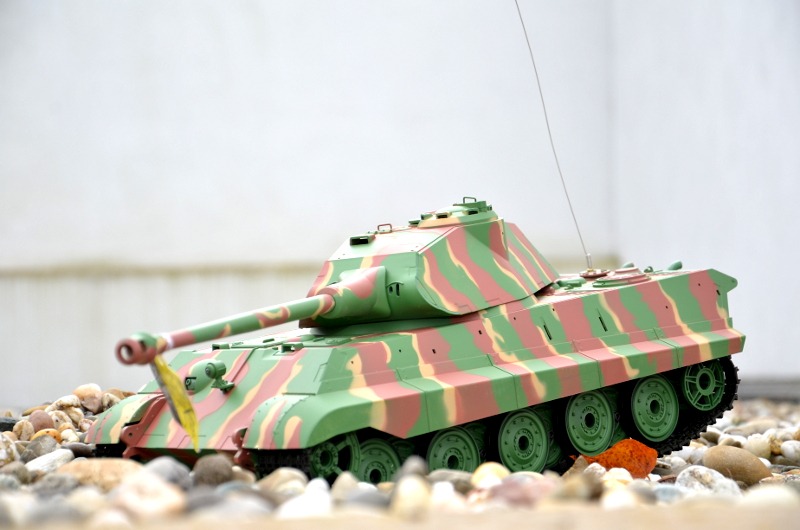 RC Panzer "Deutscher Königstiger" 1:16 Heng Long mit Rauch und Sound , Metallgetriebe und 2,4Ghz Fernsteuerung -Upgraded Version-8283