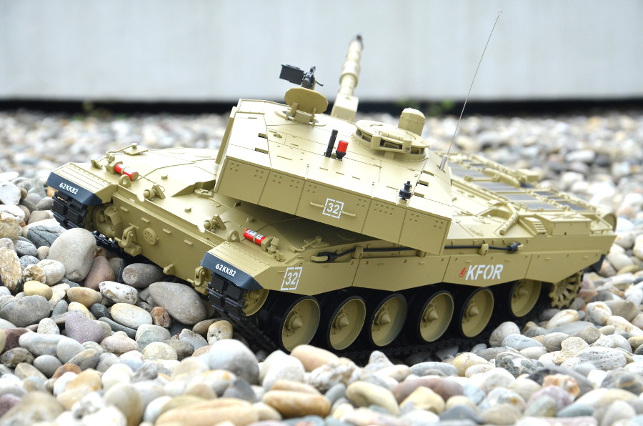RC Panzer "Britischer Challenger 2" Heng Long 1:16 mit Rauch&Sound und Stahlgetriebe -2,4Ghz -V7.0-10879