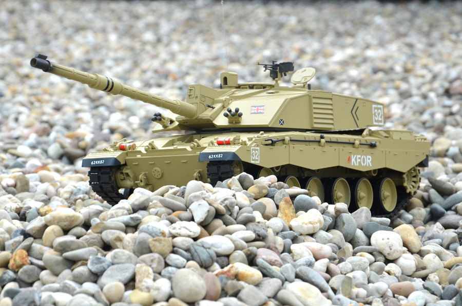 RC Panzer "Britischer Challenger 2" Heng Long 1:16 mit Rauch&Sound und Stahlgetriebe -2,4Ghz -V7.0-10874