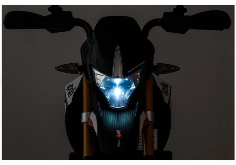 Elektro Kindermotorrad "Aprilia-900-Dorsoduro" - Lizenziert - 12V - 2 Motoren - MP3 + Leder + EVA -16121